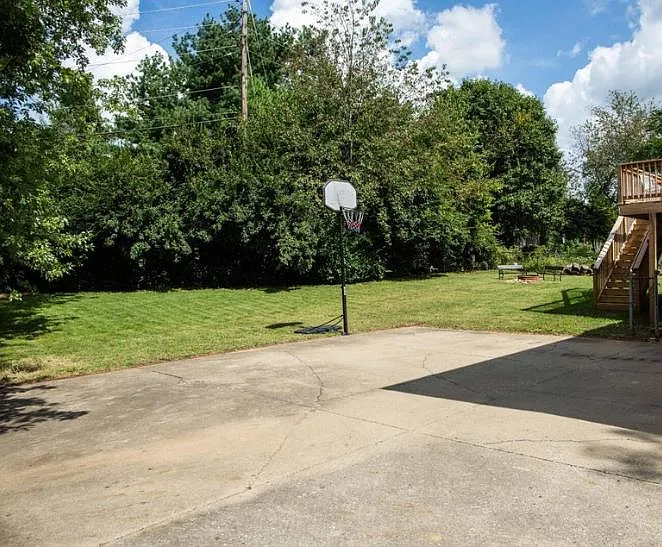 580 Castle Dr — Photo 28