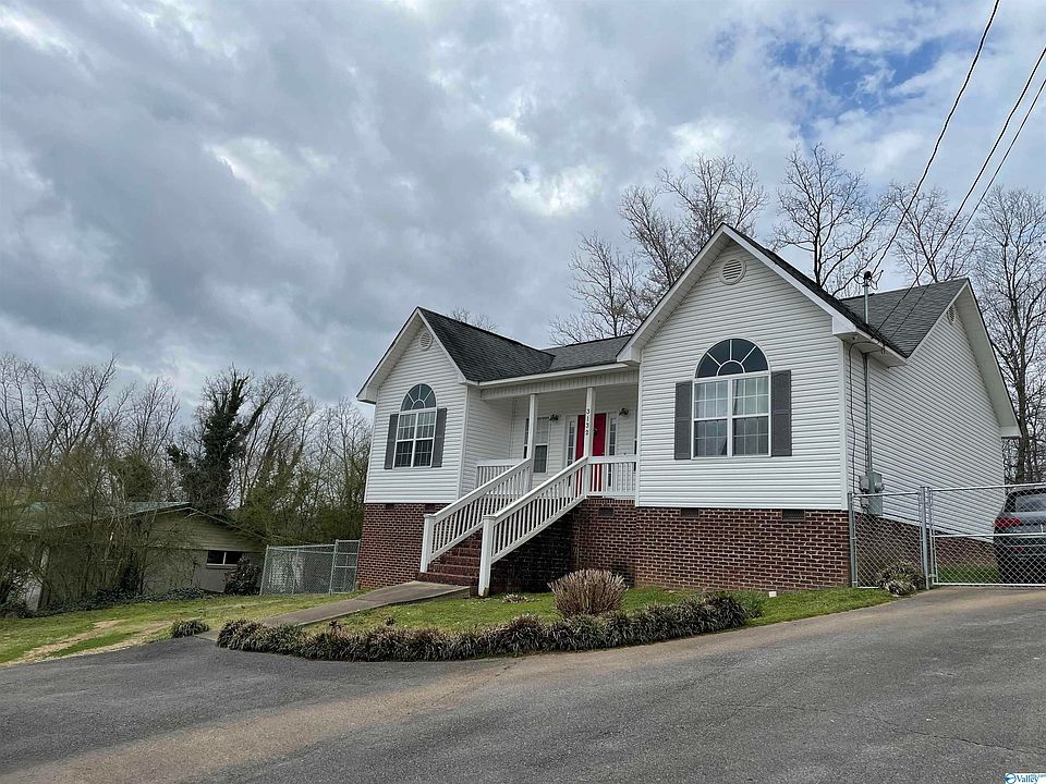 1st image of 3132 Lakewood Dr