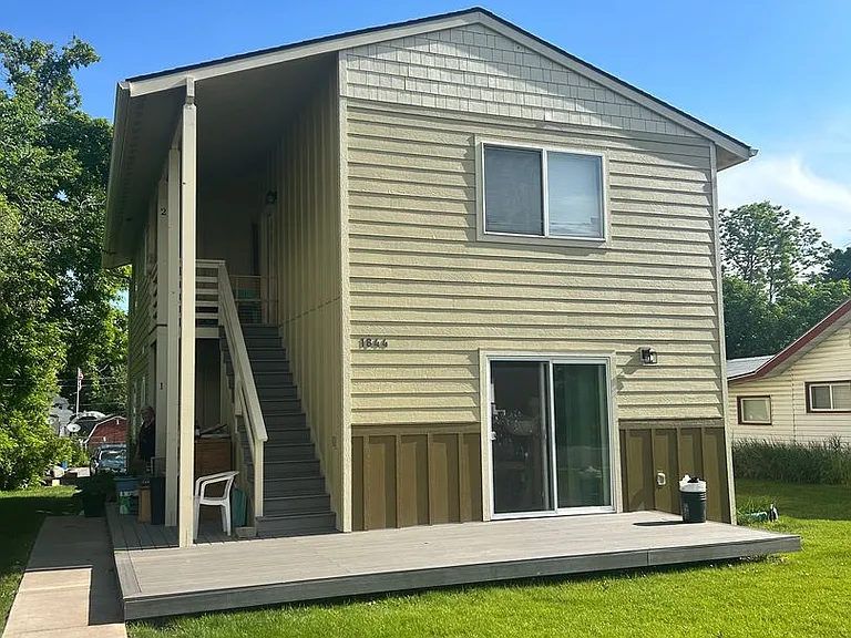 1844 Burlington Ave — Photo 1