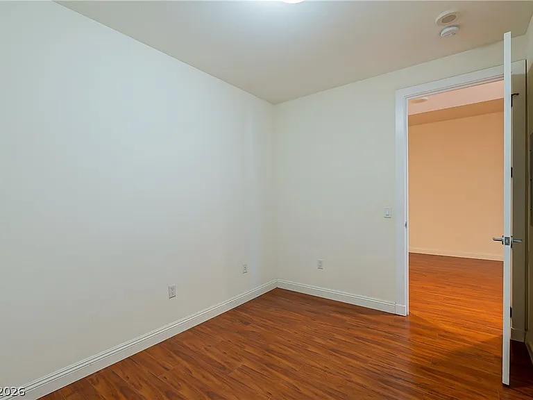 4525 Dean Martin Dr #1405 — Photo 23