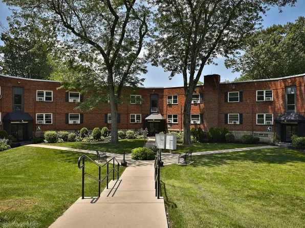 Oak Gardens Apartments, 355 North St APT B9, Doylestown, PA 18901