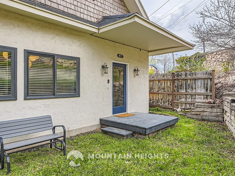 677 N Capitol St — Photo 26
