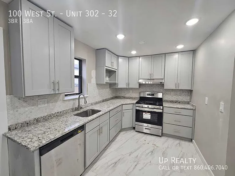 100A West St #29 — Photo 2