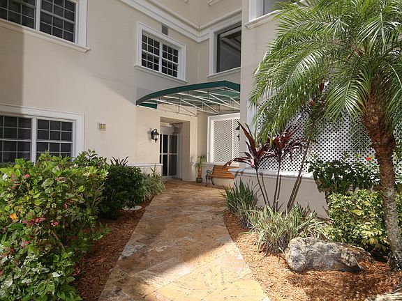 4th image of 3730 Cadbury Cir APT 411