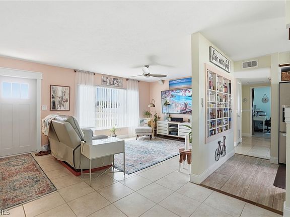 3rd image of 401 E Jasmine Rd