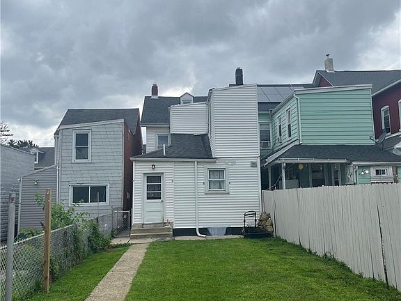 3rd image of 528 Centre St