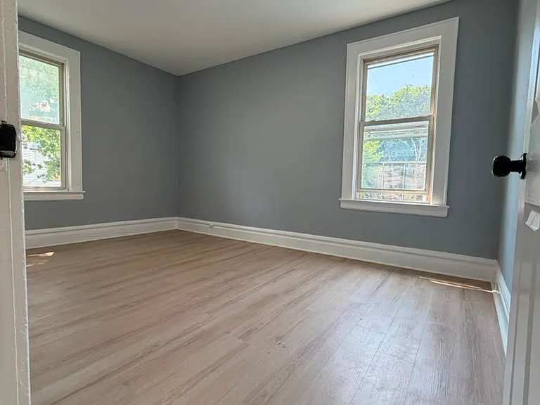 100 Smith St #3 — Photo 4