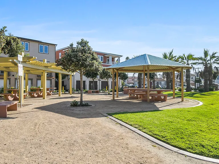 802 Santa Barbara Pl — Photo 5