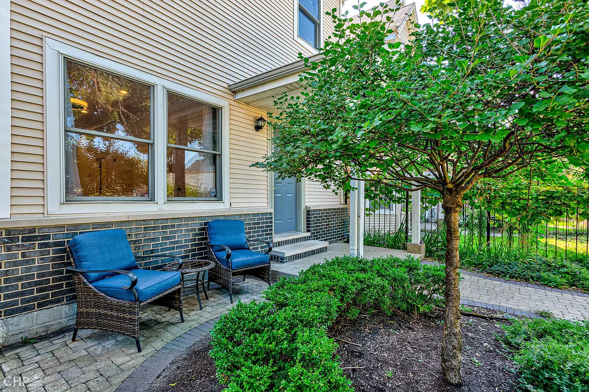 Building Photo - 3705 W Palmer St #1