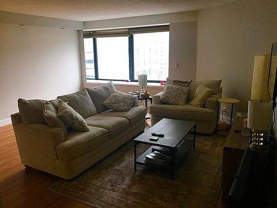 2nd image of 85 E India Row APT 8G