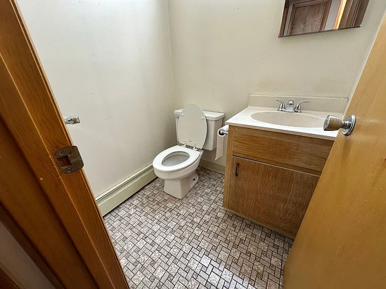 211 Linden Avenue — Photo 16