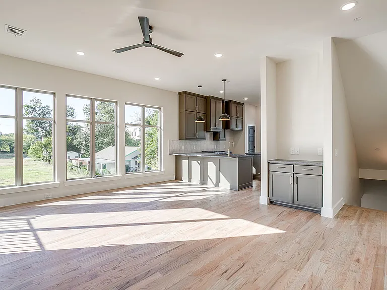 2820 Weisenberger St #110 — Photo 21