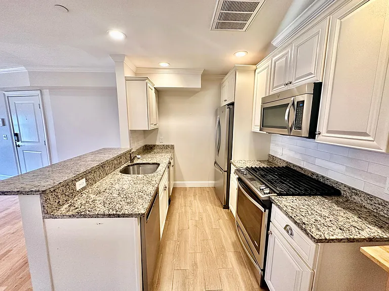 463 Rutherford Ave #306 — Photo 8