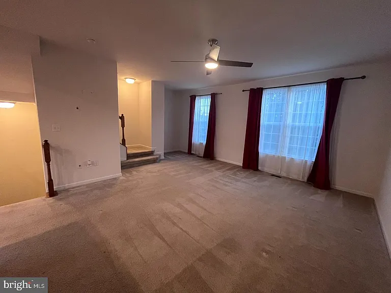 1118 Oakwood St — Photo 7
