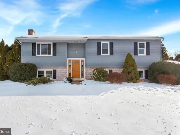 2975 Cypress Rd S, Dover, PA 17315