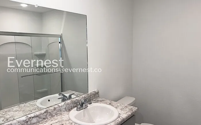 6680 Hollywood Ave — Photo 23