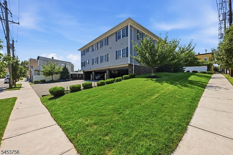 55 Watchung Ave