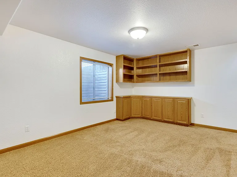 1025 Centennial Dr — Photo 25