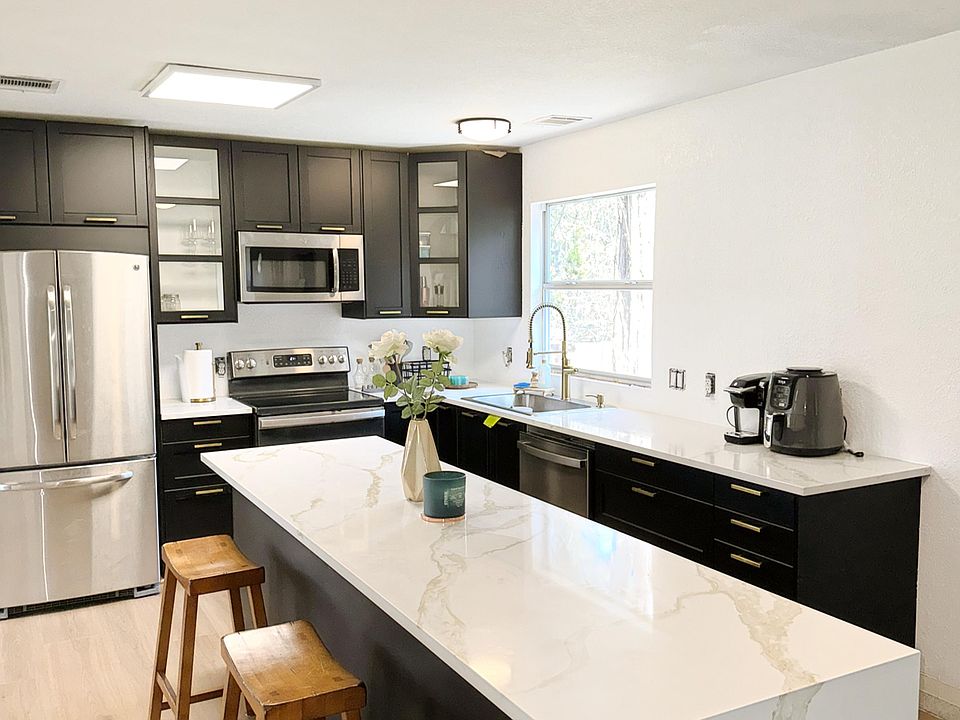 Kitchen with island