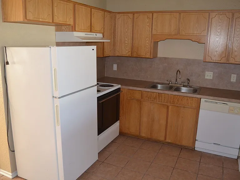 4400 Alan Kent — Photo 6