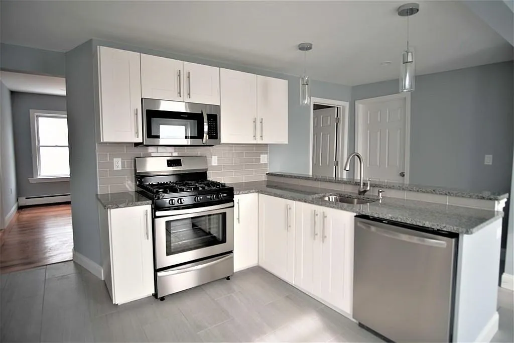 Building Photo - 211 Jefferson Ave #1