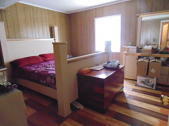 3rd image of 135 Richdale Ln