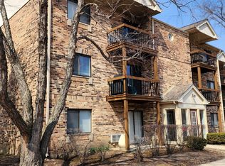 2229 Nichols Rd APT D, Arlington Heights, IL 60004