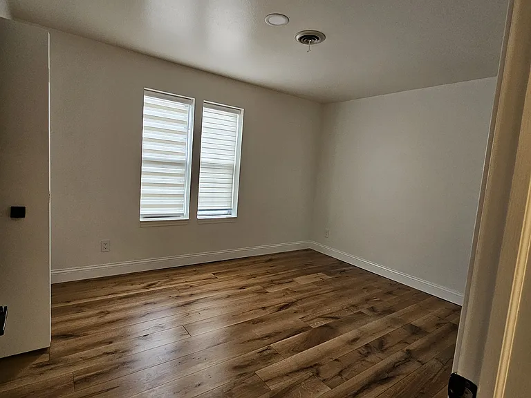 918 Harbor House Dr — Photo 13