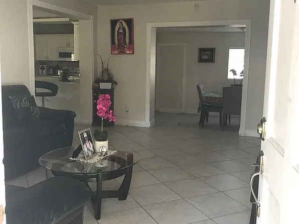720 W 72nd Pl, Hialeah, FL 33014
