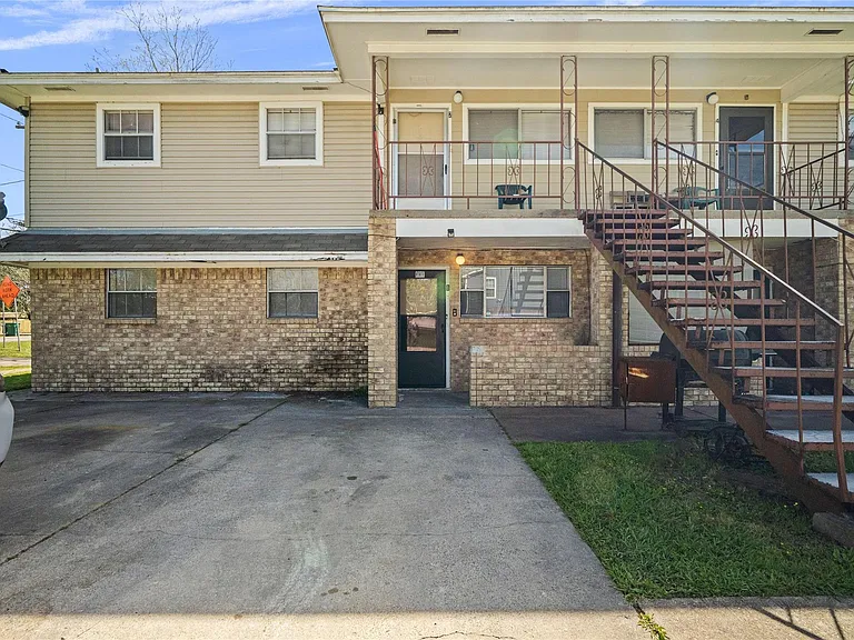 2729 Main St #8 — Photo 8