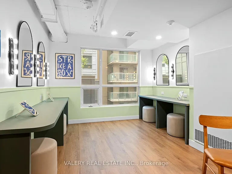 256 Rideau St #R1002 — Photo 17