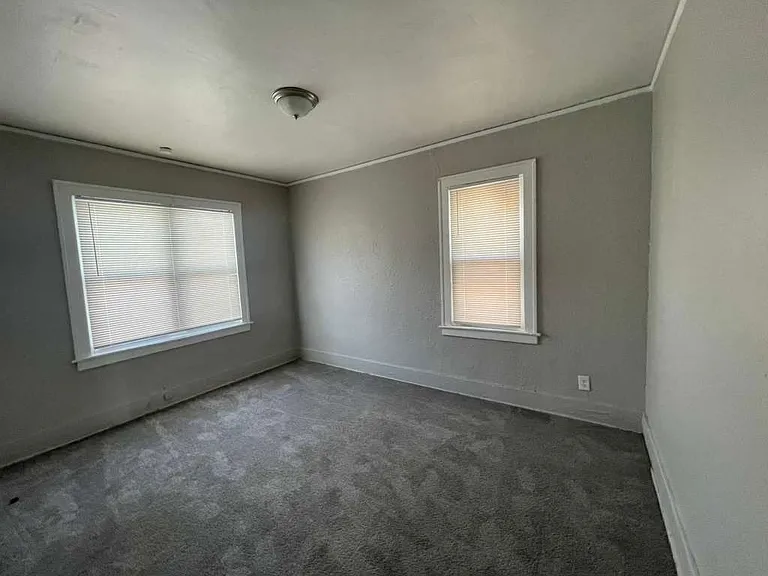 3812 W Grand St — Photo 5