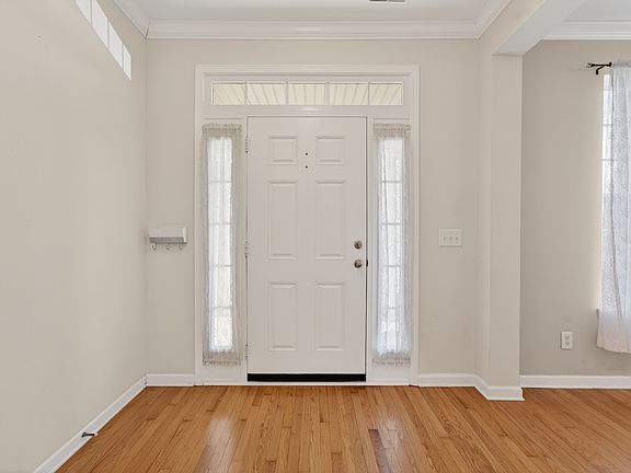 5th image of 12 Gibson Dr