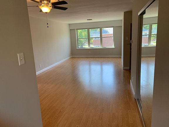 2nd image of 814 Francis Pl #2S