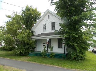 22 Bean St, Madison, ME 04950