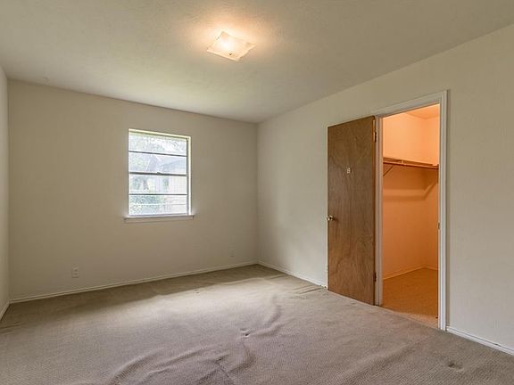 4th image of 500 Steeple Ridge Ct