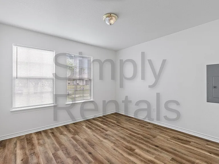 1412 Hemphill St — Photo 22
