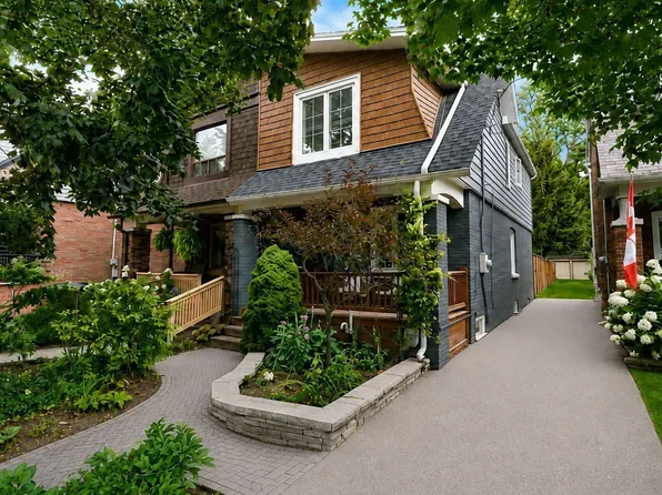 11 Hemlock Ave, Toronto, ON M4L 3E9