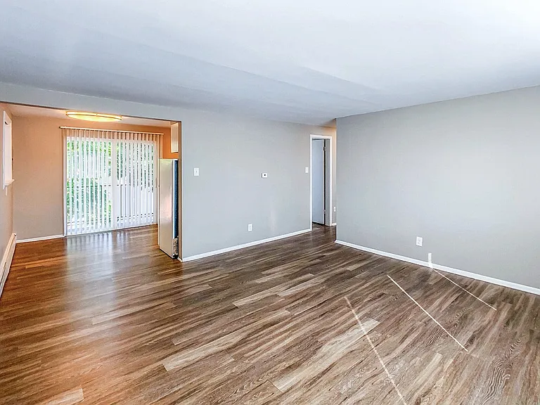 10705 W 7th Pl — Photo 5
