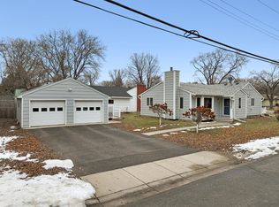 638 Park Valley Dr W, Hopkins, MN 55343