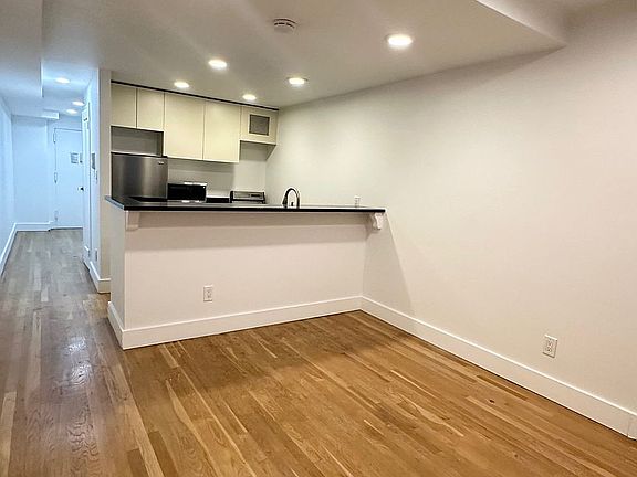 2nd image of 207 E 37th St APT Be
