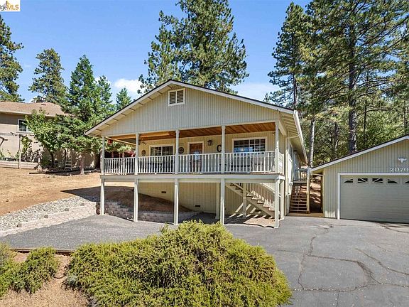 2nd image of 20701 Point View Dr