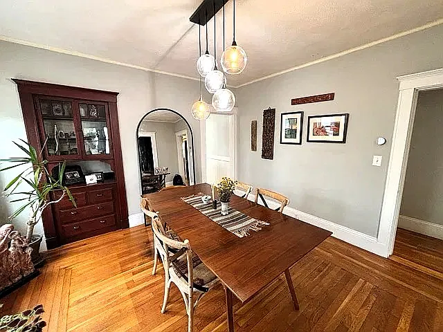 4 bed, 1300 sqft, $4,100 — Photo 3