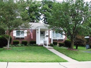 63 Pleasant Dr, Highland Heights, KY 41076