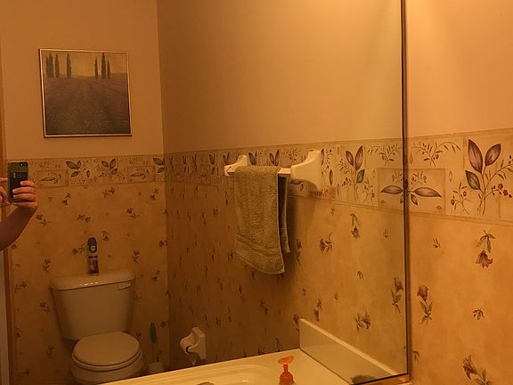 3rd image of 6406 Colonial Orchard Ct