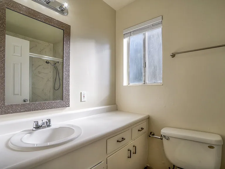 2x1 Bathroom 2x1 Bathroom