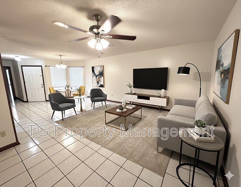 1st image of 703 Trekker St