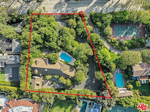 2nd image of 234 S Beverly Glen Blvd