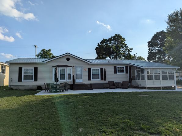 229 Lake Dr