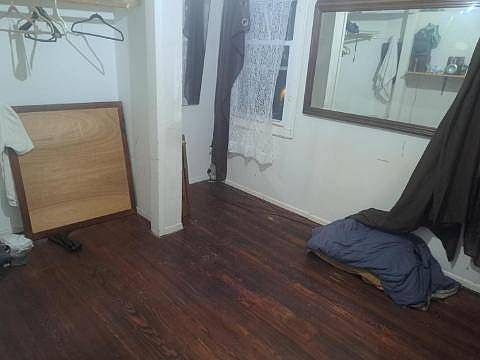 2nd image of 184 Benziger Ave